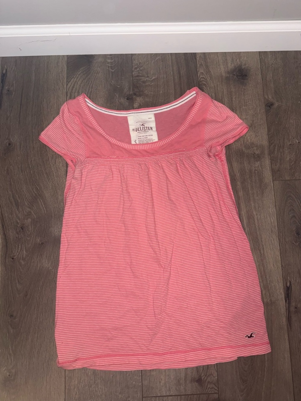 Hollister Pink Striped Short Sleeve Scoop Neck Top - Picture 2 of 5